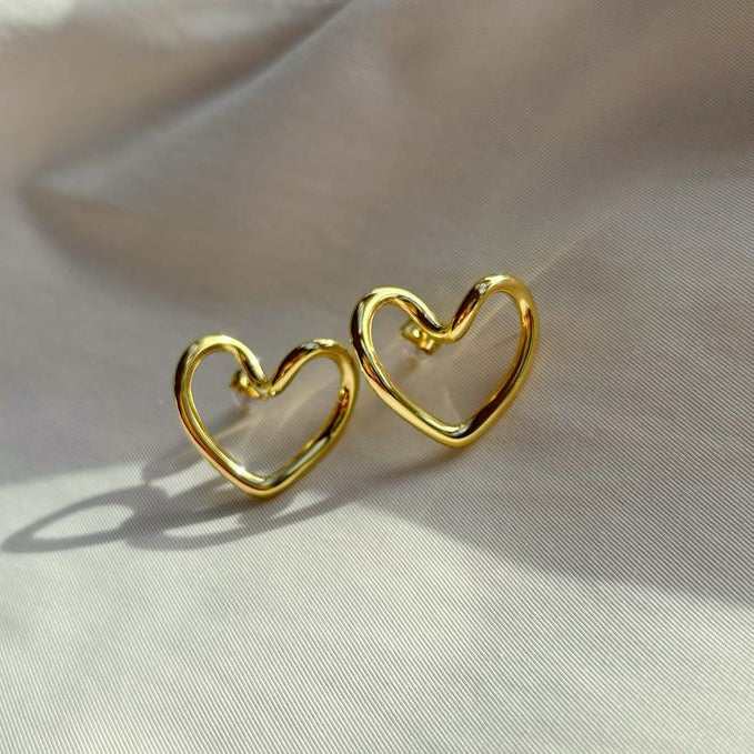 Minimal Heart Earring