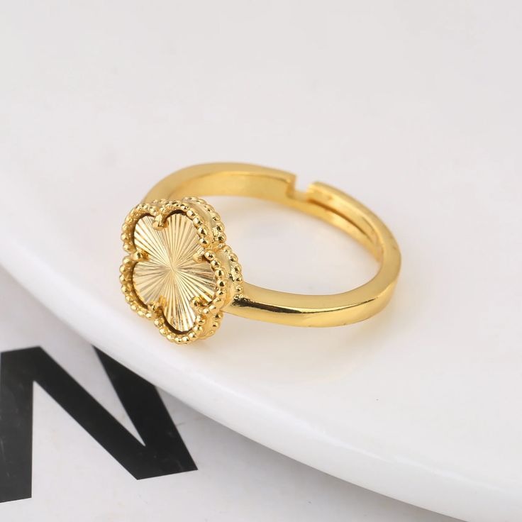 Gold Clover Ring