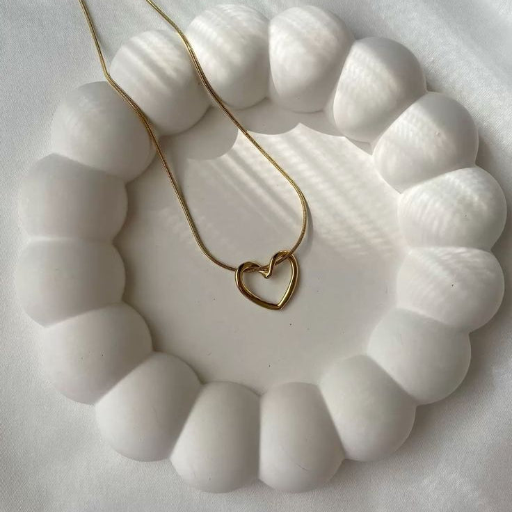 Minimal Heart Necklace
